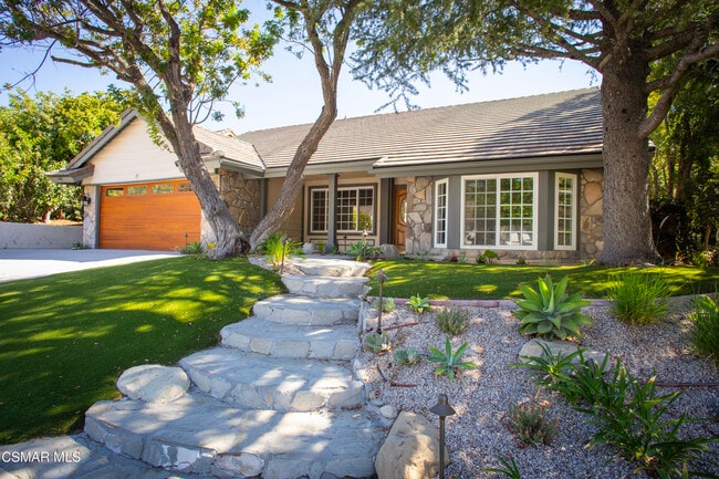 Building Photo - 2794 Parkview Dr