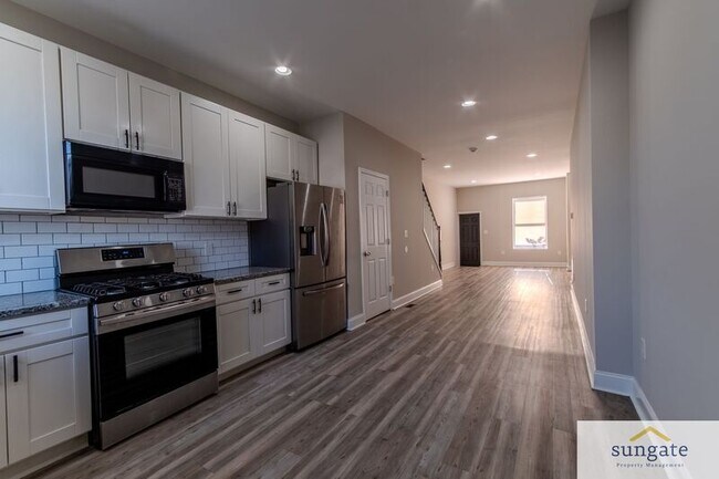 Photo - 2340 W Fayette St