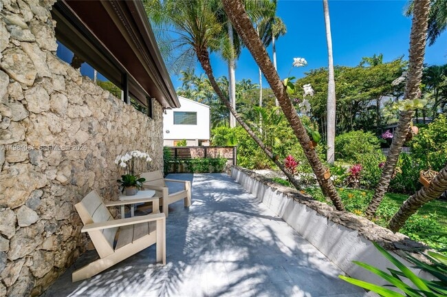 Photo - 3370 Poinciana Ave