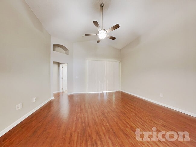 Photo - 545 Randon Terrace