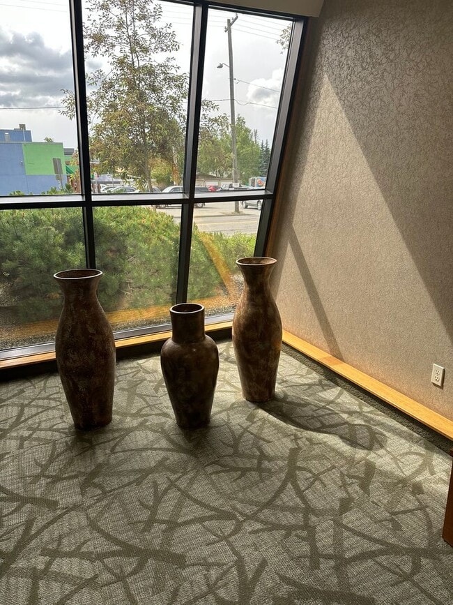 Building Photo - Desirable Park Place Condo -2 bedroom 1.5 ... Unit 803