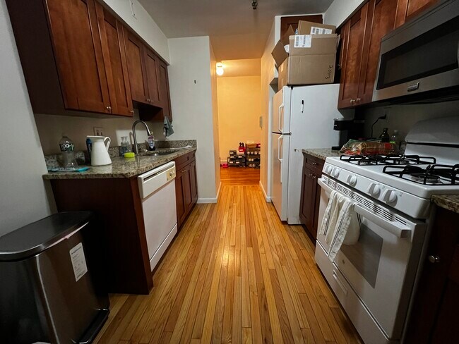 Building Photo - 39 South St Rental