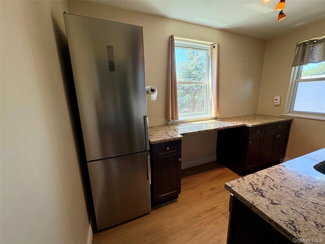 Photo - 260-25 73rd Ave