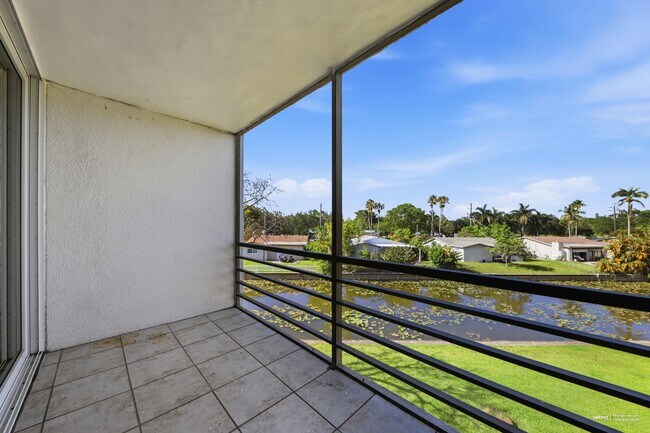 Photo - 121 Royal Pk Dr Unit 3A