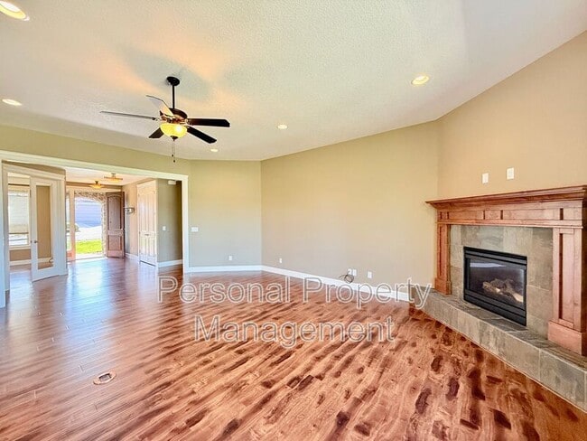 Photo - 1510 S 5th Cir