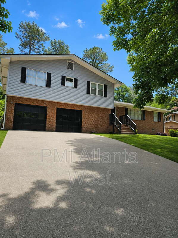 Building Photo - 2250 Sandgate Cir SW