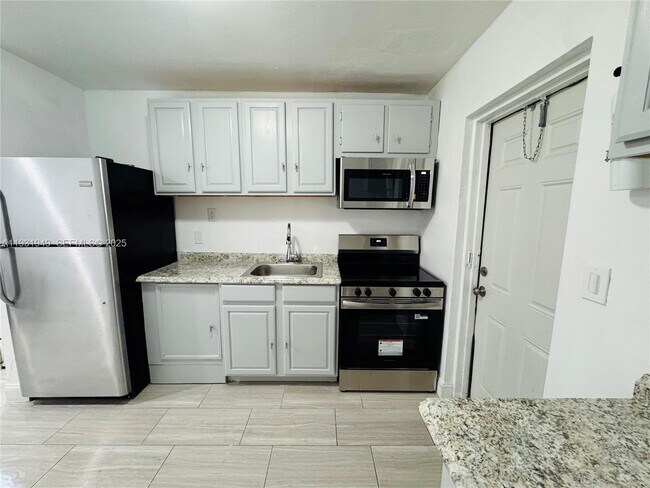 Photo - 631 NW 11th Ave Unit C