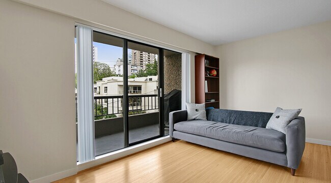 Photo - Marquis Unit 00706