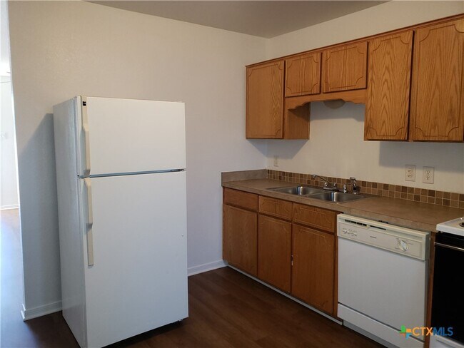 Photo - 4201 Primrose Dr Unidad B