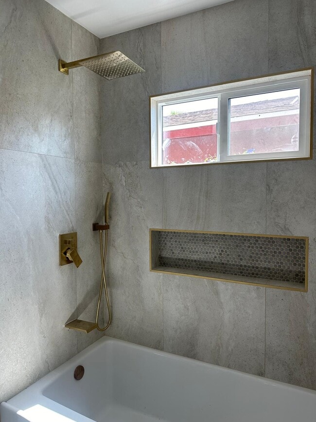 Photo - 2205 Sheridan St