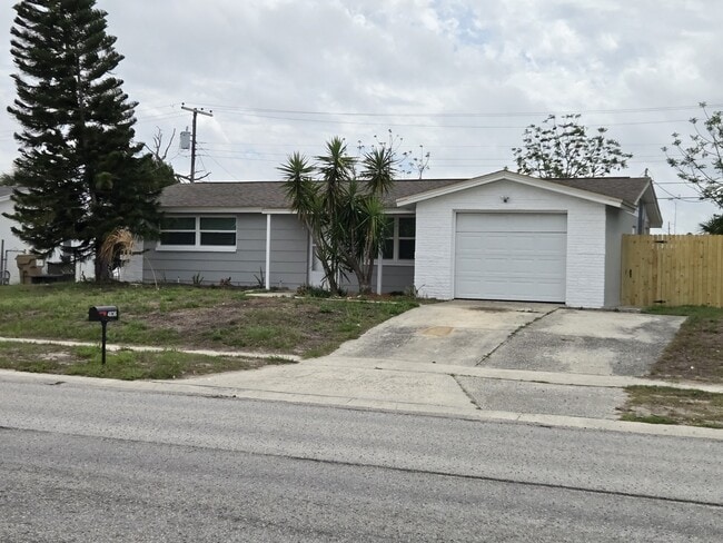 Building Photo - 4836 Flora Ave