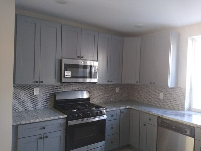 Kitchen - 1817 Ashley St