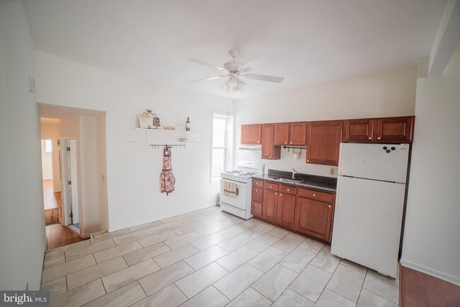 Photo - 2422 Poplar St