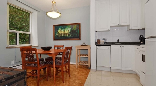 Building Photo - 153 St George St Unit 00103