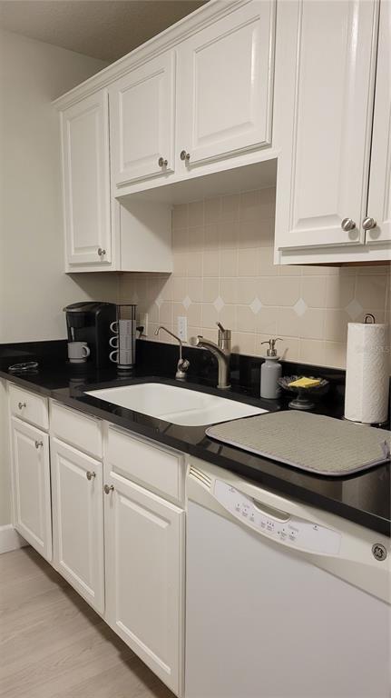 Photo - 750 N Tamiami Trail Unit 418