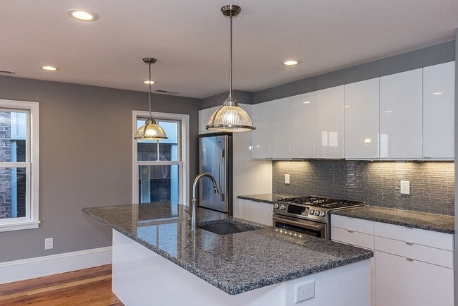 Photo - 150-152 Huron Ave Unidad 152