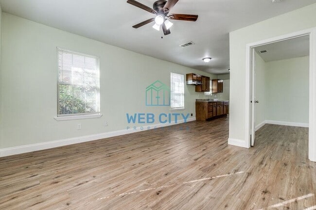 Photo - 4111 Marshall St