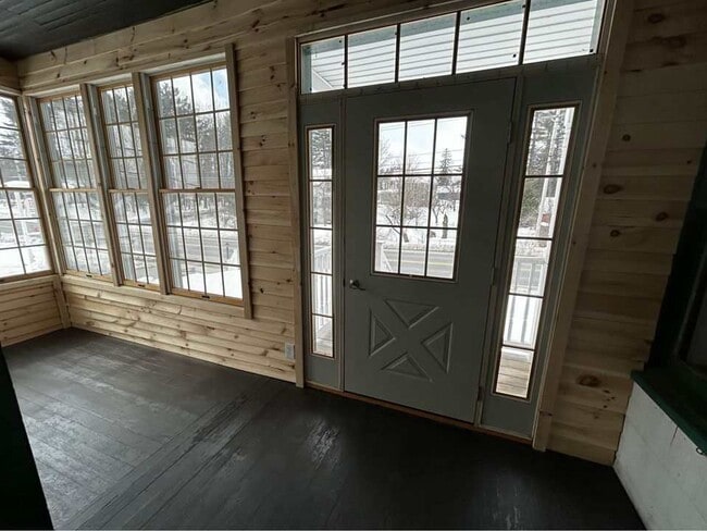 Three Season Porch - 302 Lake Ave Unit 302 Lake Ave  1