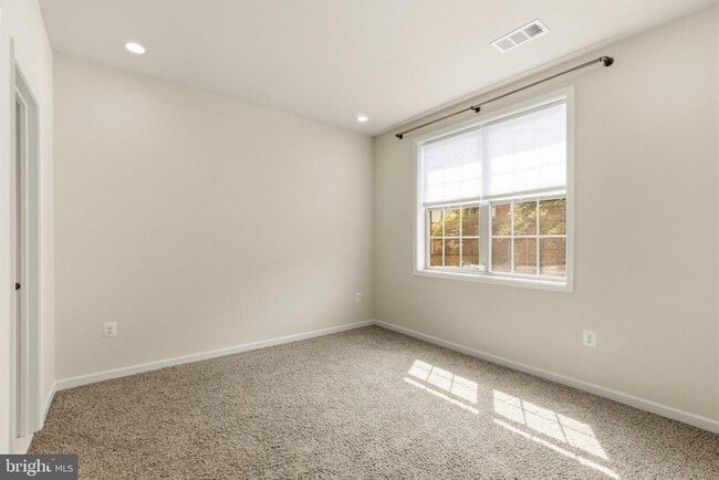 Photo - 22462 Cambridgeport Square