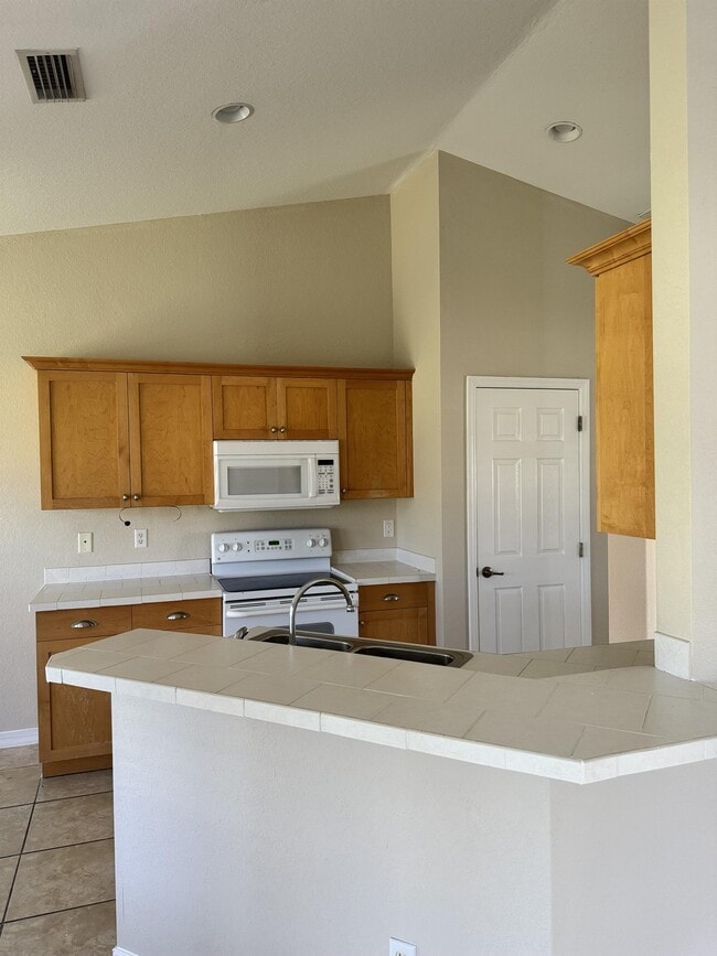 Photo - 3927 SW 16th Pl