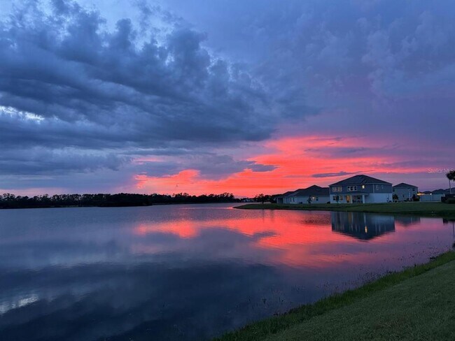 Photo - 3049 Ella Wy