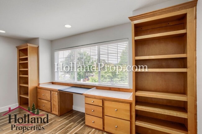 Photo - Beautiful 3-Bedroom Home with Covered Patio & Fenced Yard