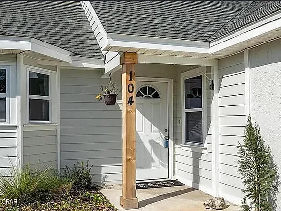 Photo - 104 Oleander Cir