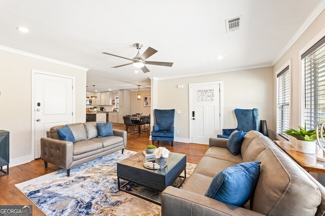Photo - 1056 Harwell St NW