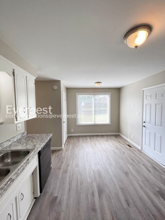 Photo - 901 Cimarron Ct