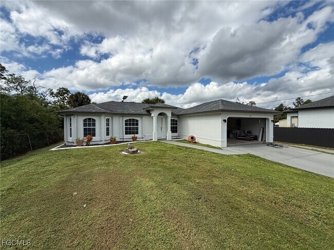 Photo - 3335 Everglades Blvd S