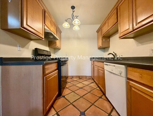 Photo - 3301 E Flower St Unit A