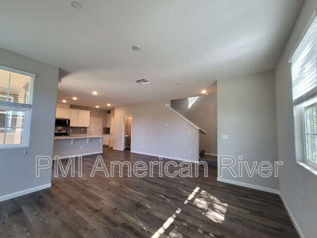 Photo - 3238 Chelmer Way