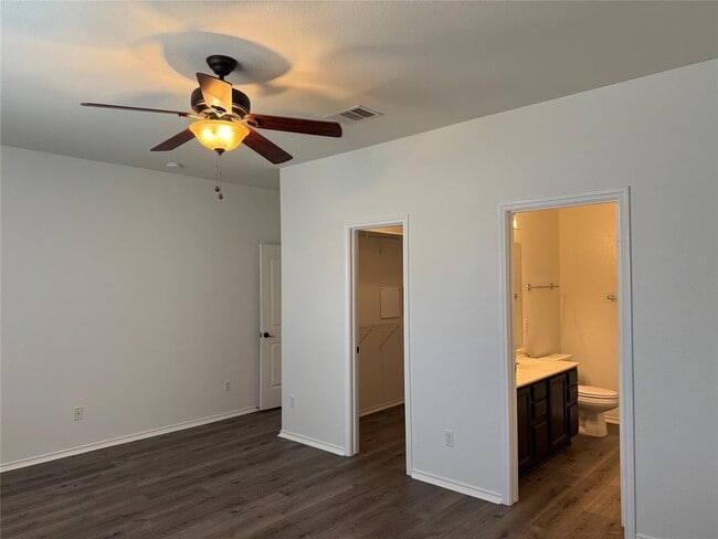 Photo - 812 Watson Way