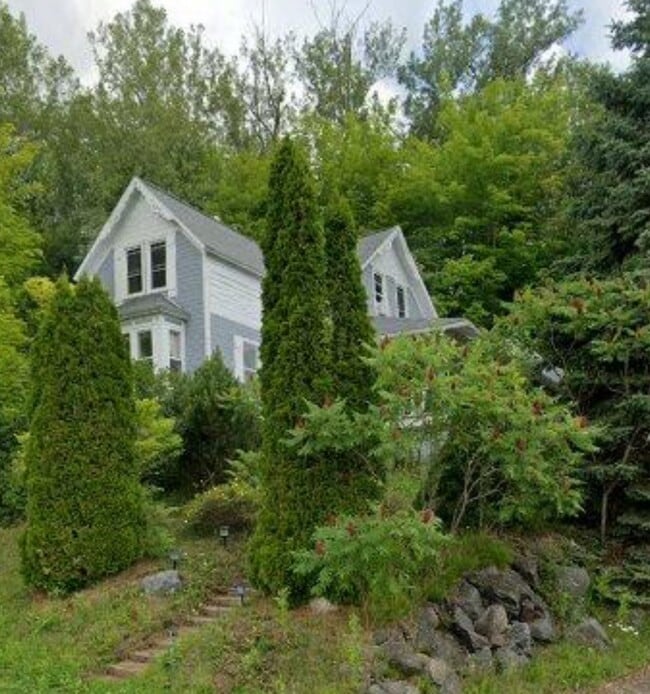 Building Photo - 421 Sweeny Ave