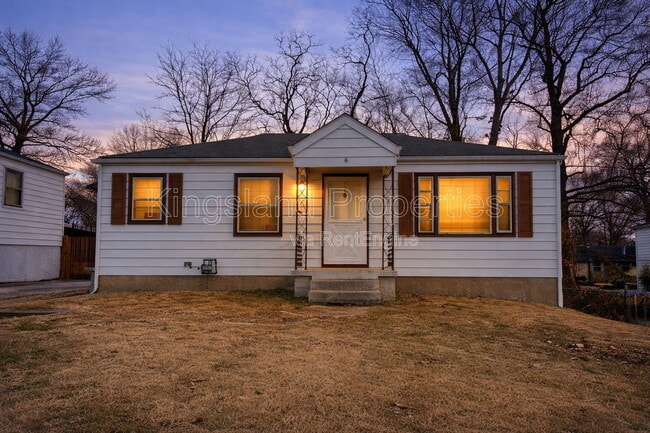 Building Photo - 10128 Cloverdale Dr