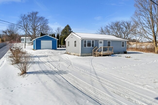 Photo - 200 Lansingville Rd