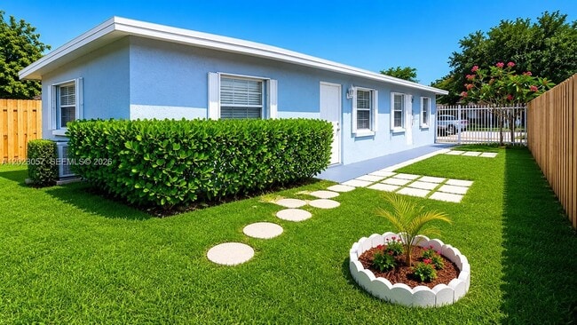 Building Photo - 2845 NW 13th Ct Unit 1
