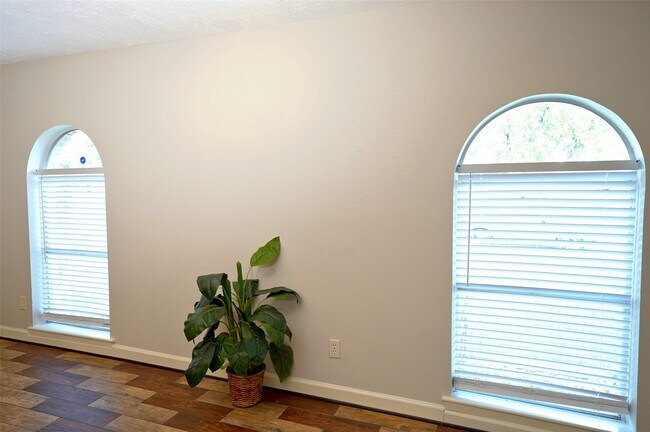 Photo - 11203 Verlaine Dr