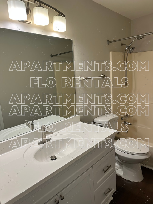 Photo - 6849 S Lakewood Ter