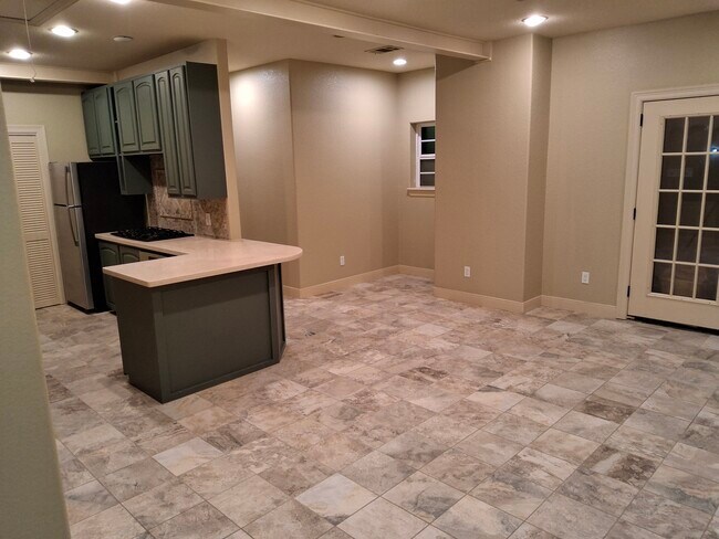 Photo - 305 Hughes Rd Unit #1