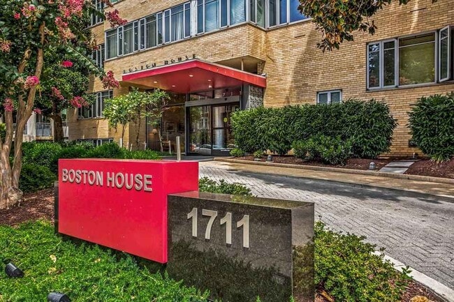 Building Photo - 1711 Massachusetts Ave NW Unit 231 Rental