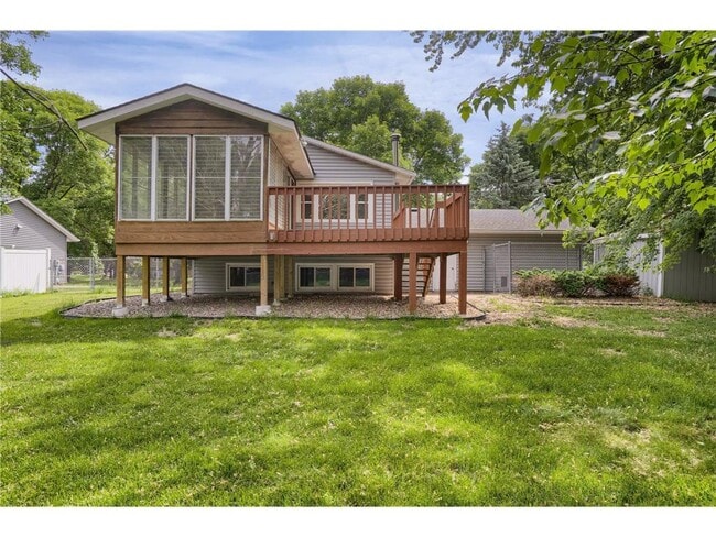 Photo - 9937 Deerwood Ln N