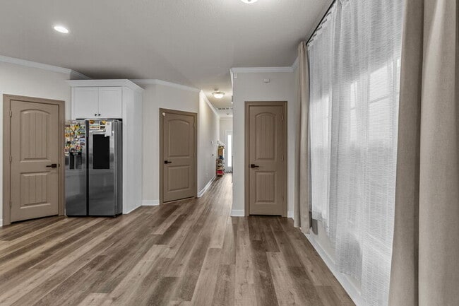 Photo - 812 Somb Moore Ways