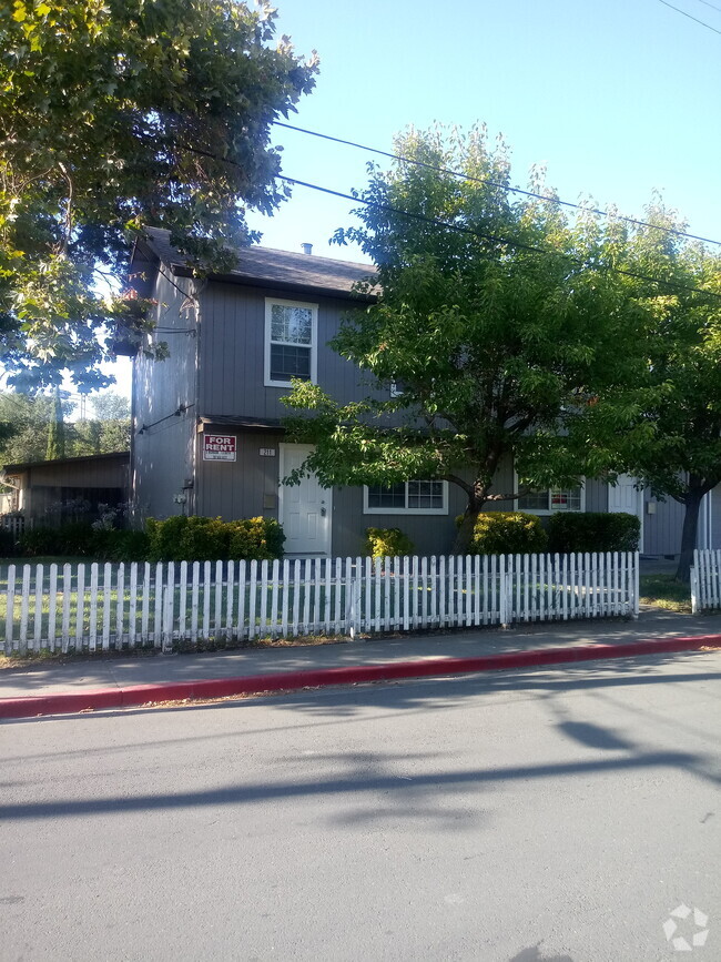 Building Photo - 211 Barnett St Unit 211 Rental