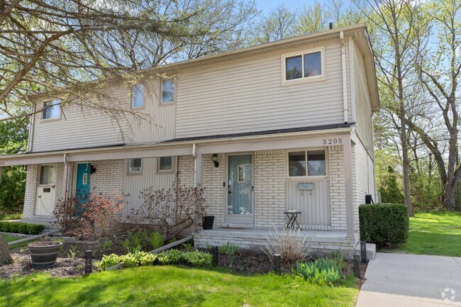 Building Photo - 3205 Woodland Ave Rental
