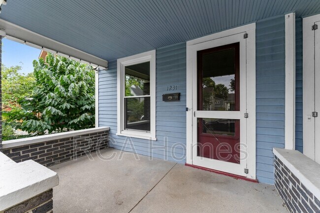 Photo - 1231 Pleasant St