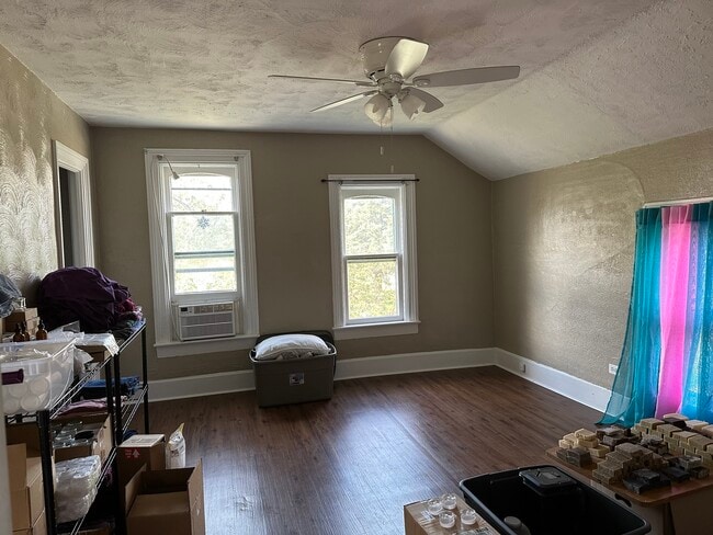 Photo - 304 W Crawford St