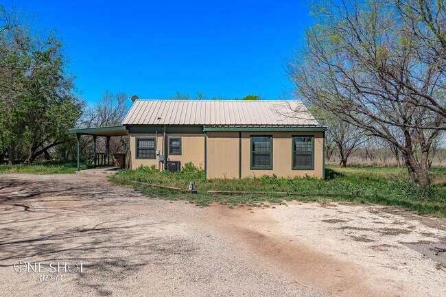 542 McCartney Ln