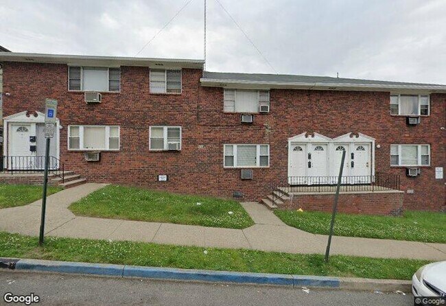 Photo - 118 E 24th St Unit Apt A1