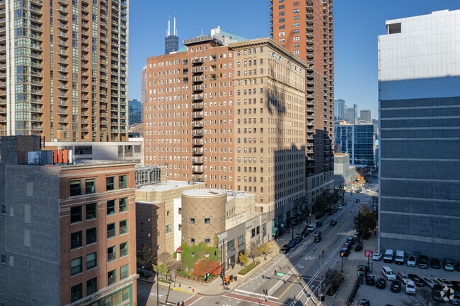 Photo - Burnham Park Plaza